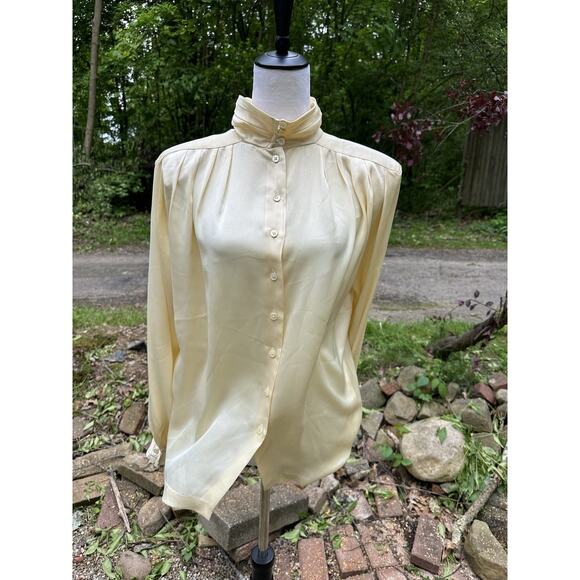 Vintage Liz Claiborne Satin Button Neck Office Blouse Light Yellow S 8 Polyester - Picture 1 of 12